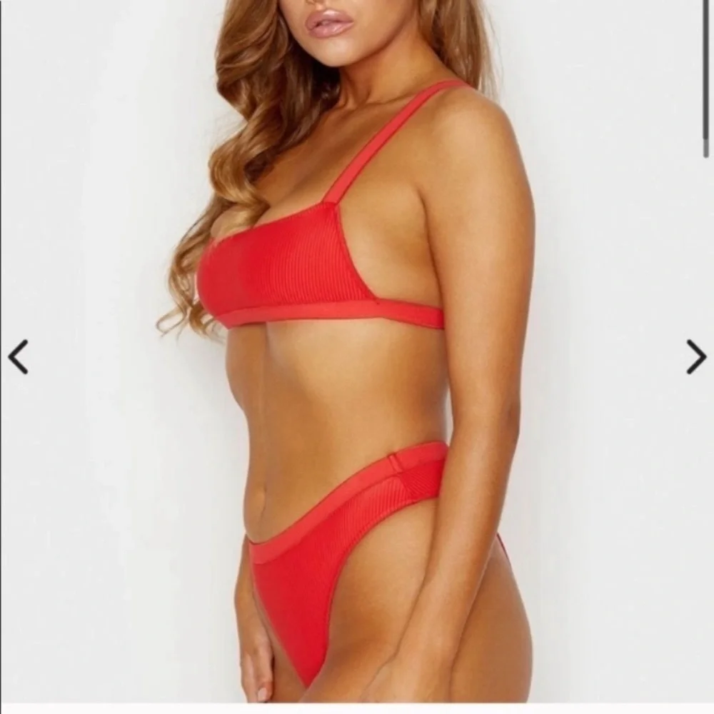 New! Frankie's Bikini Kasey top ribbed red 16171